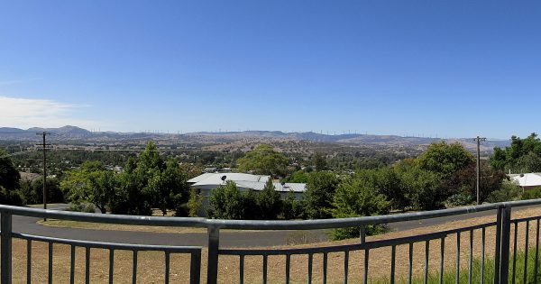 Tumut residents get a first glance at Bondo Wind Farm vision