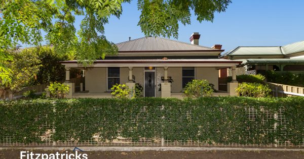 Traditional home in the heart of Wagga is full of potential