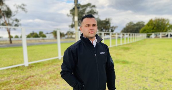 Griffith Council revokes its own stop work order on crematorium fence, allowing development to proceed