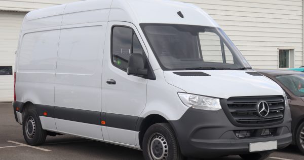 Tribunal finds Wagga man deserved refund for Mercedes-Benz Sprinter that broke down soon after purchase