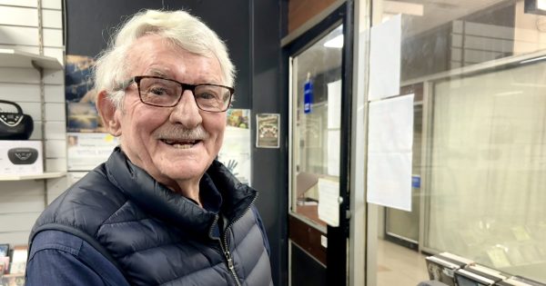 Wagga's Don Tuckwell still spinning discs as he celebrates 87th birthday