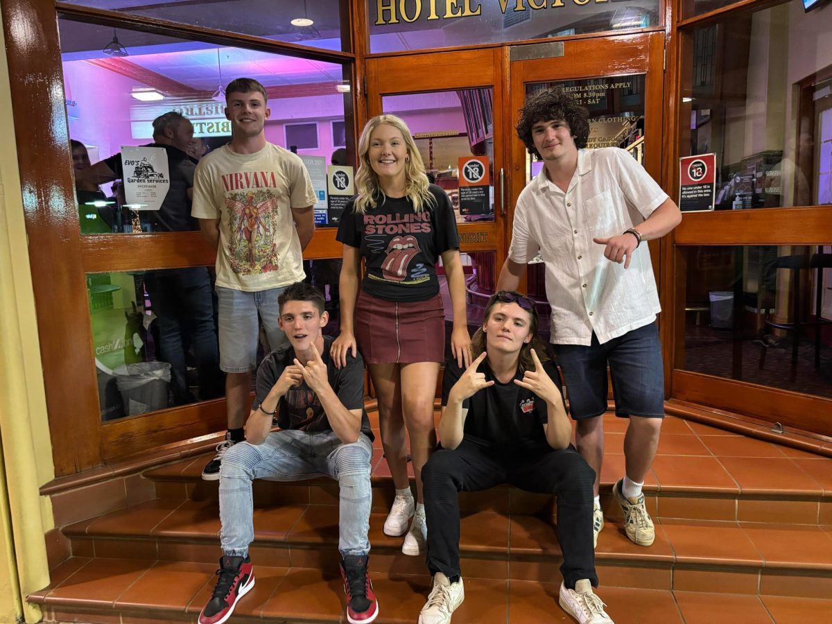 band in front of Vic