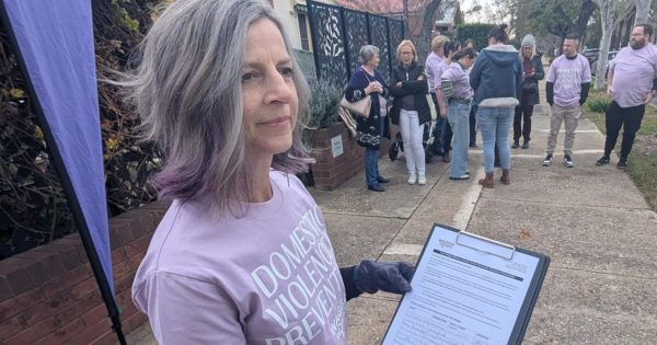 Minister for Women defends Wagga domestic violence funding cuts as petition launched in bid to reverse decision