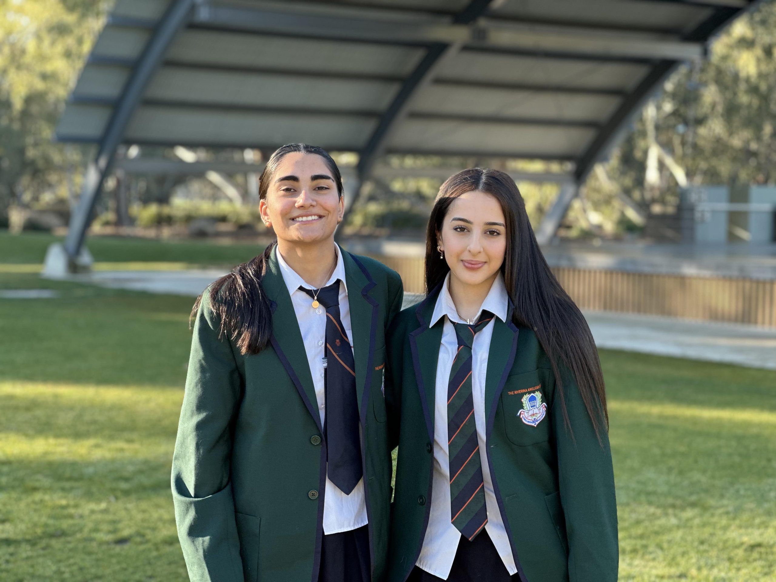 Sana Nawal and Hannah Alwaneh want to celebrate local businesses in Wagga for a good cause.