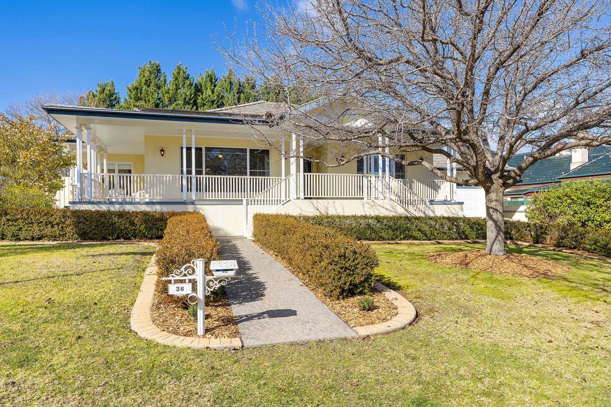 exterior 36 lakehaven drive