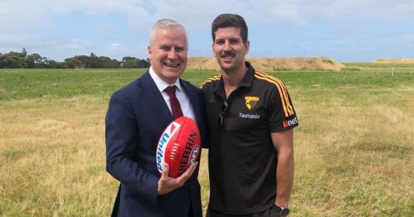 Three-time premiership Hawk calls time on incredible career