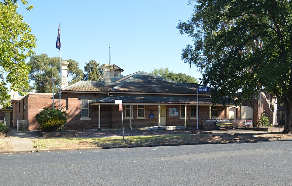 police station 