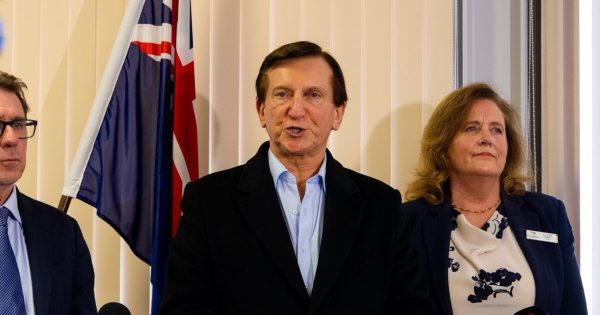 Tumut and Tumbarumba residents to vote on demerger as minister warns of rate hikes