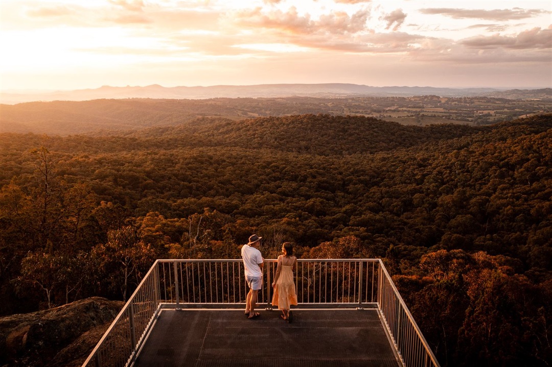 mana nd woman lookout to Yambla Range