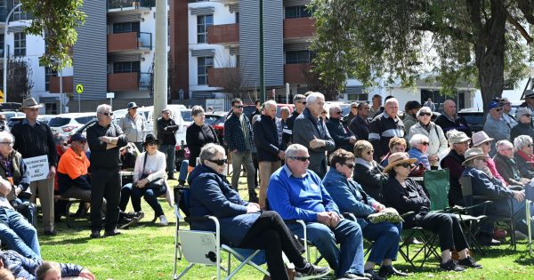 Why were there so few young people at the Griffith rally for better hospital services?