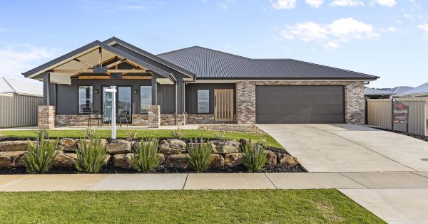 Gobbagombalin home with grand proportions