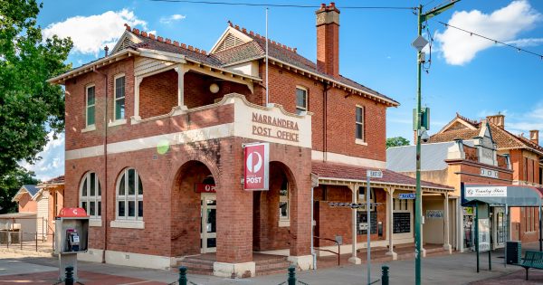 Australia Post rejects claims it's abandoning Narrandera after vacating historic building