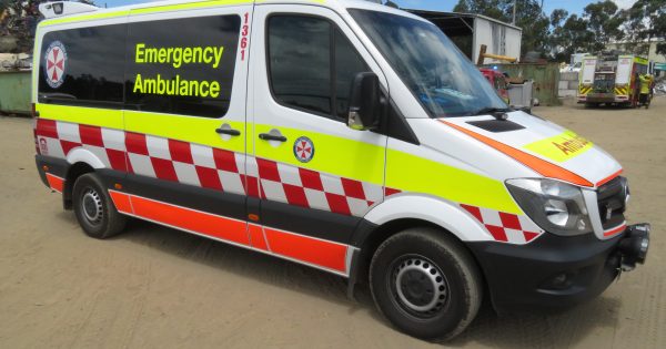 Woman dies after being struck by ute northwest of Wagga Wagga