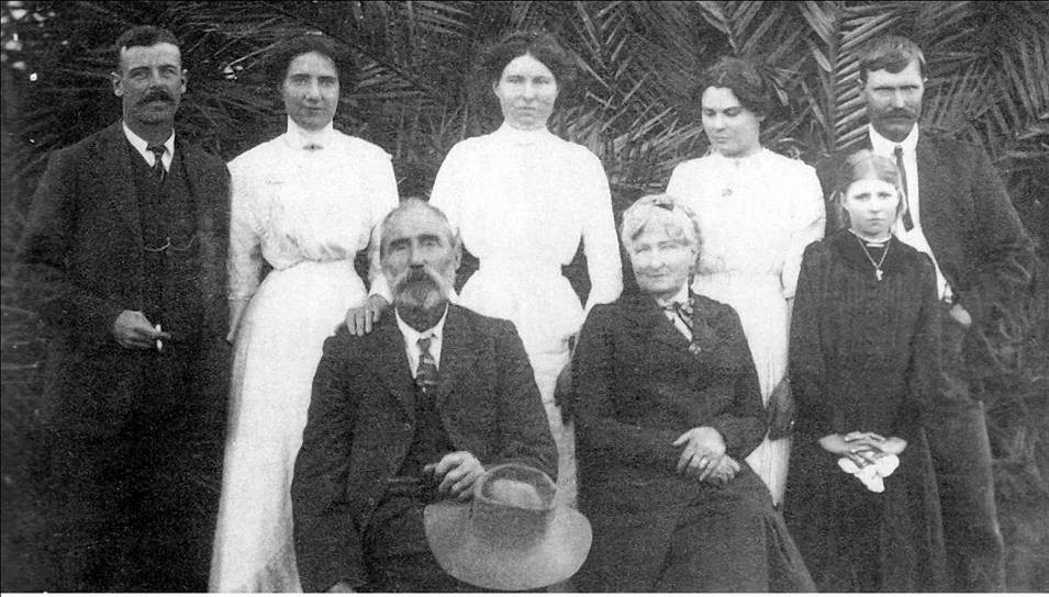 Thomas Michael McNamarra and wife Teresa (seated) with their family in 1913.