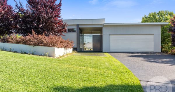 Prime Tatton home with a sunlit design has all bases covered