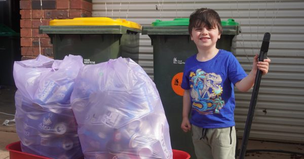 Wagga's Ashton and Gabe are doing their best to make sure every kid gets a toy this Christmas