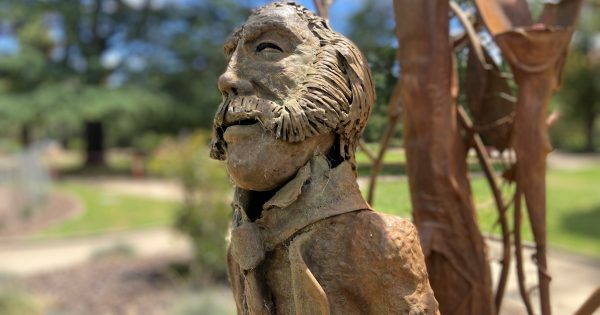 Riverina Rewind: Who's the vagrant that has camped in Wagga's CBD for 47 years?