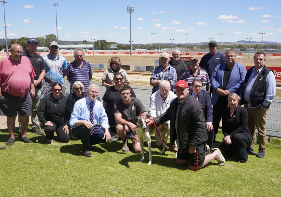 The Wagga greyhound community has joined local MPs Michael McCormack and Dr Joe McGirr in protesting Greyhound Racing NSW's plans to close the Wagga track.