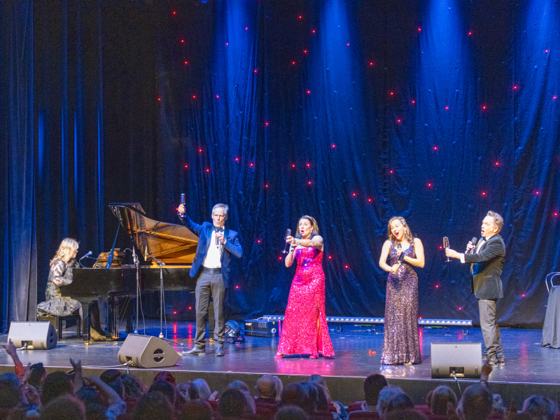 Pot-Pourri Christmas Show