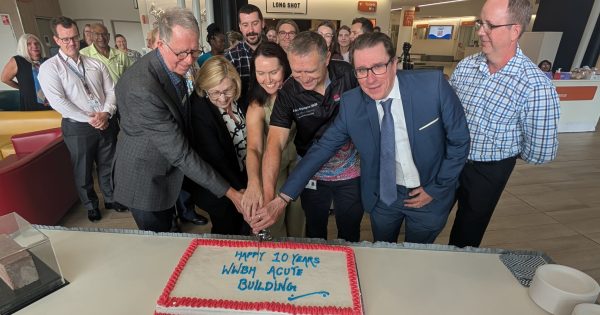 Wagga Base Hospital celebrates 10 years since acute services building opening