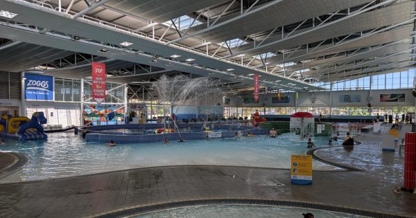 Wagga and Griffith residents to have free swimming pool access as heat soars across the Riverina