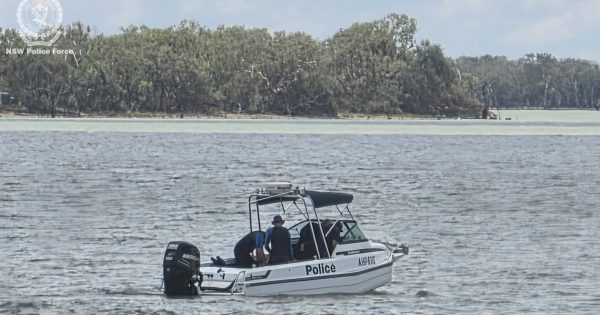 Body found in search for paddleboarder missing in Lake Cargelligo