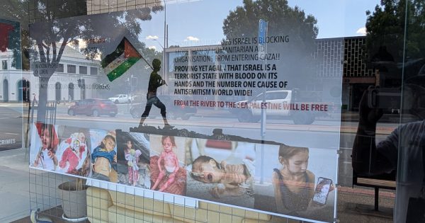 McCormack criticises controversial new Wagga shopfront display calling Israel a 'terrorist state'