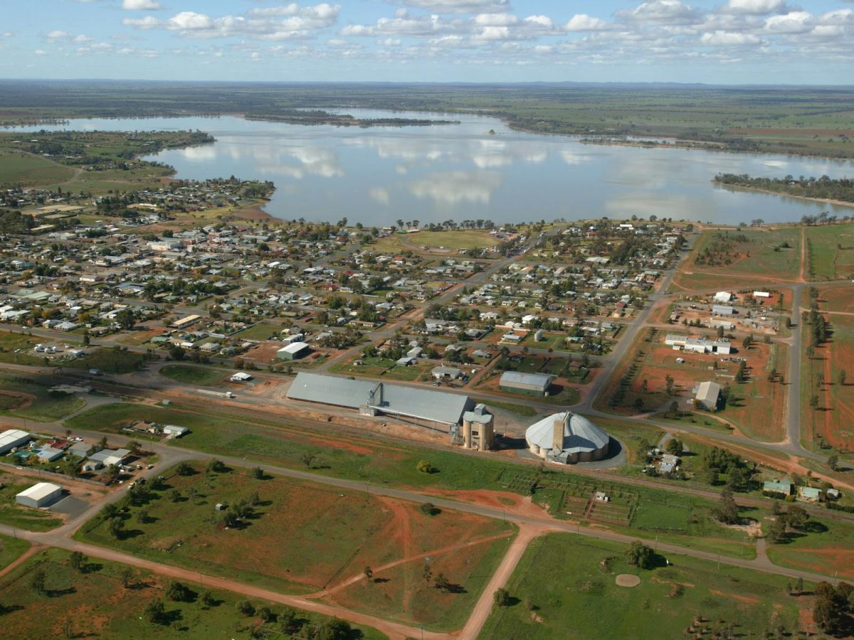 Lake Cargelligo aerial shot 