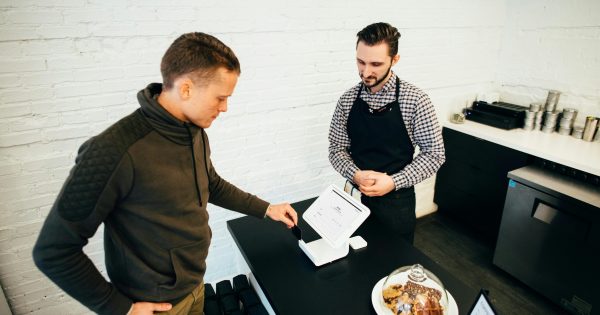 Should Australians be expected to tip like the Americans?